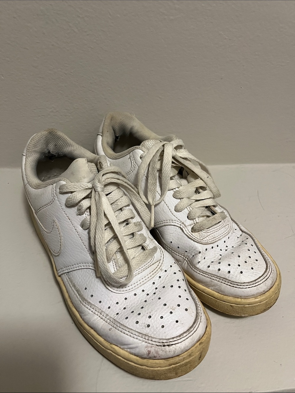Nike White Low-Top Sneakers for Crafts